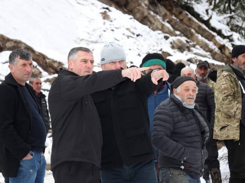 ცაგერის მუნიციპალიტეტში, ჩქუმი-ქულბაქის დამაკავშირებელ გზაზე, ძლიერი თოვის შედეგად...